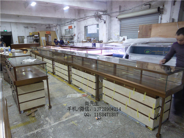 高檔珠寶展柜制作.jpg