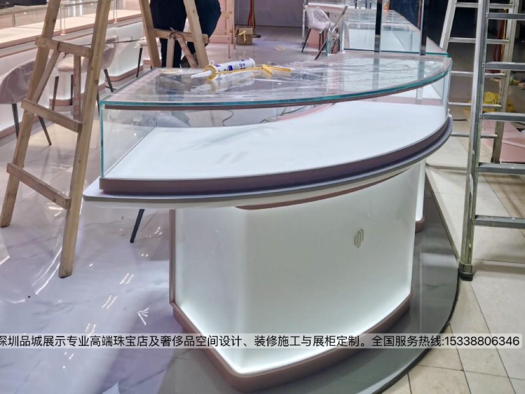 深圳品誠(chéng)展示設(shè)計(jì)名門鉆石珠寶店展柜設(shè)計(jì)效果圖4.jpg
