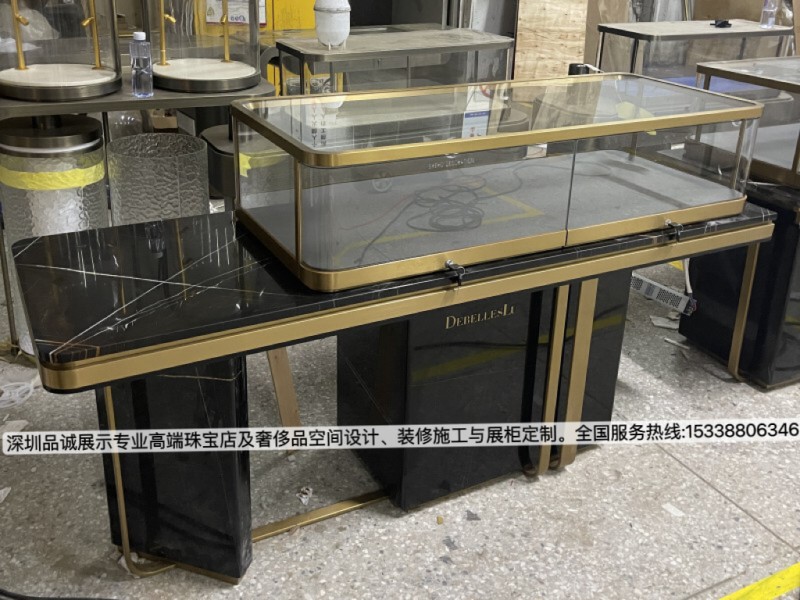 上海別墅改造會(huì)所展柜設(shè)計(jì)