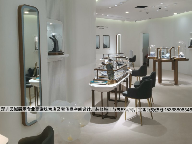 碧色珠寶平安中心旗艦店展柜設(shè)計